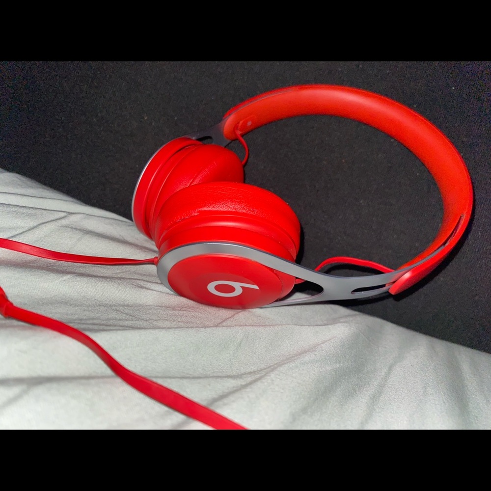 Beats - Picture 2 of 5